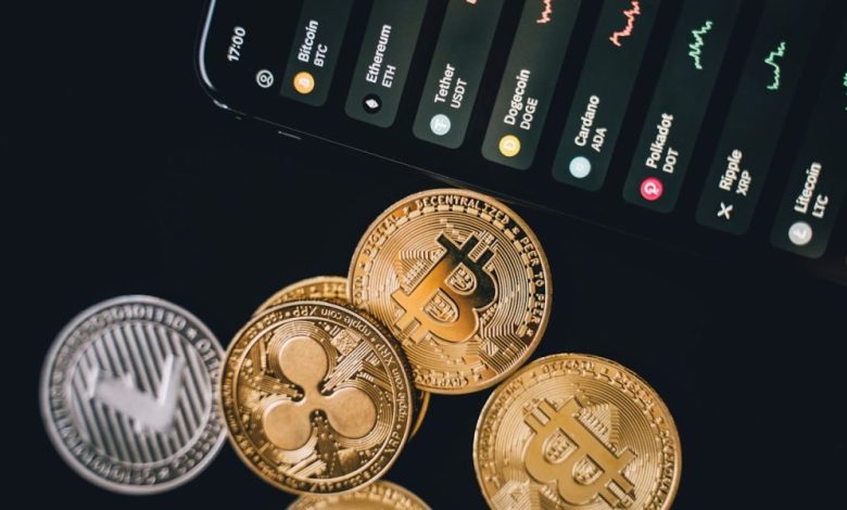 Le Bitcoin approche des 81 000 $ – XRP et ADA sous pression