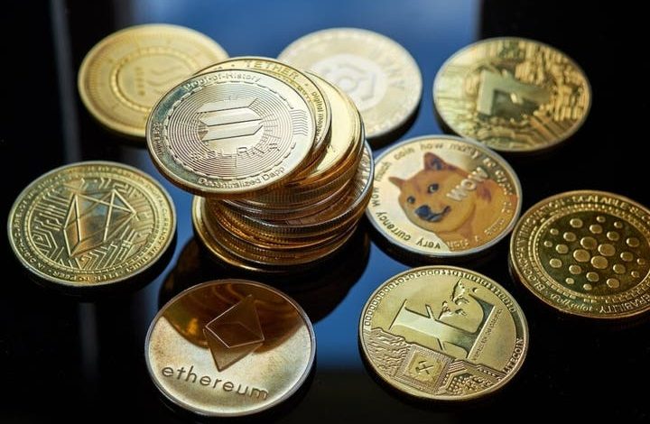 Bitcoin, Ethereum, Dogecoin en hausse avant le week-end — XRP à la traîne
