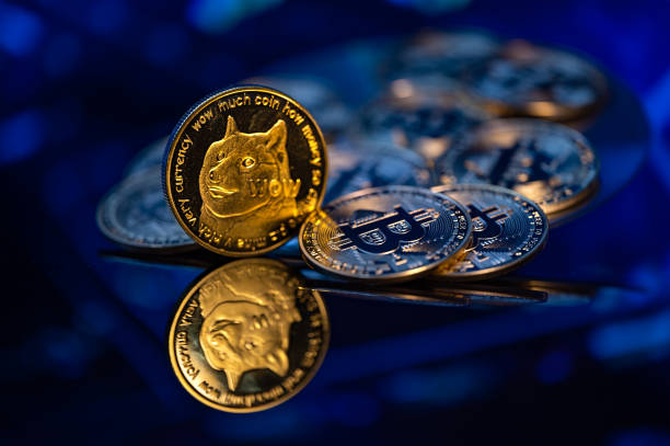 La chute des prix de Dogecoin va-t-elle se poursuivre ? Un analyste présente des objectifs raisonnables et optimistes pour la fin de l'année.